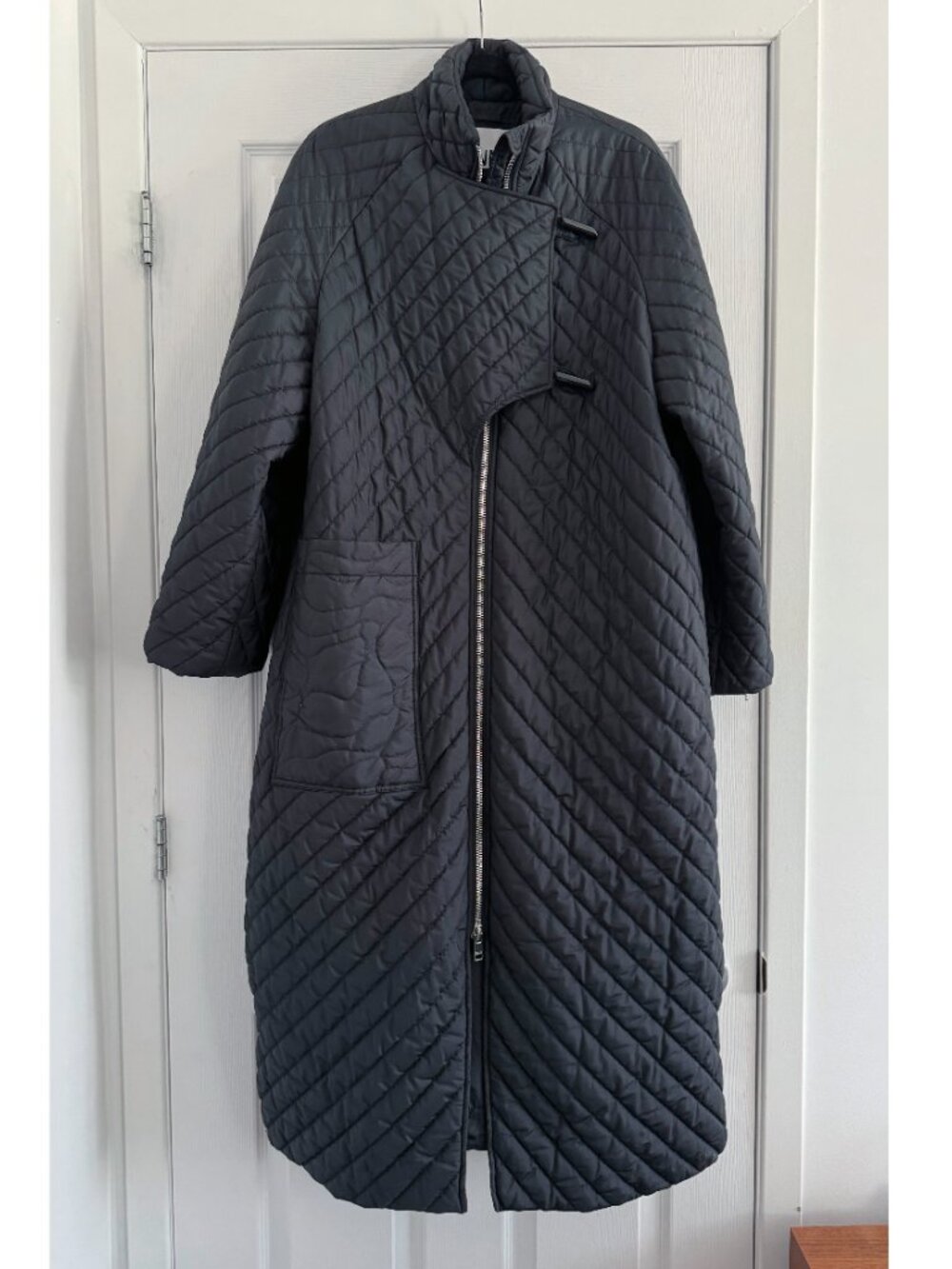 Ganni Quilted jacket in Black, size 40. Fits like a size 12 ish - Picture 6 of 16